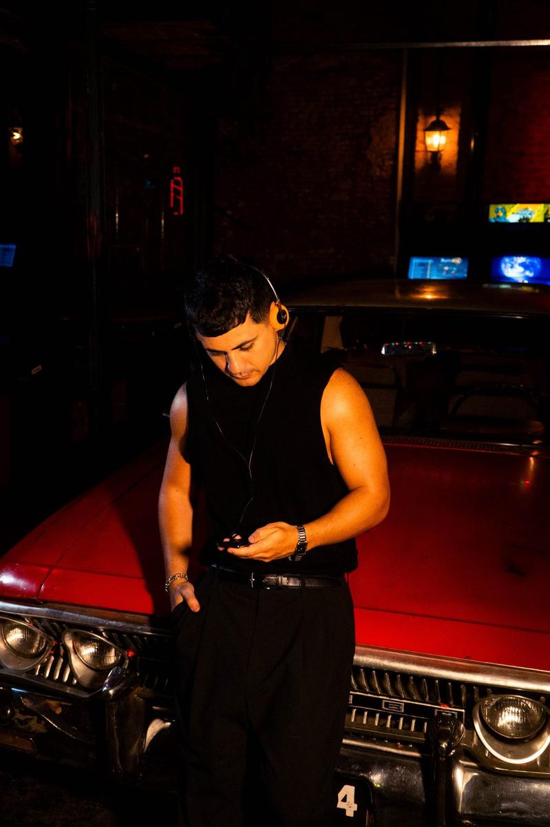 KESSLER DJ — club nocturno